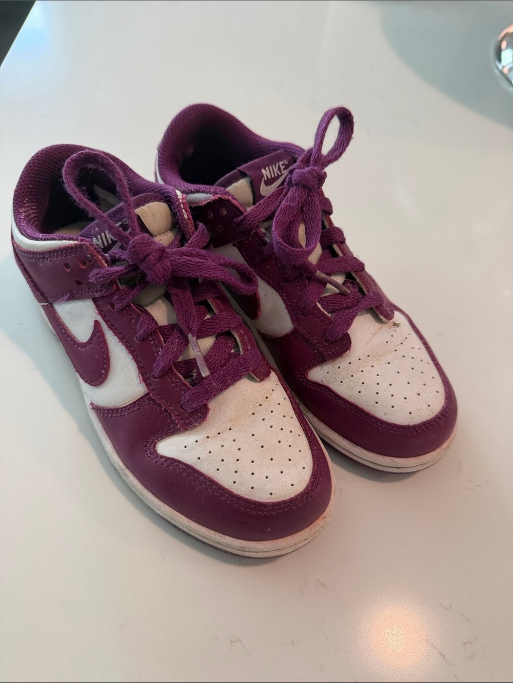 Nike Kids Purple and White Low-Top Sneakers — Youth Lace-Up 2Y